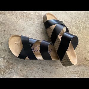 Blowfish platform slides